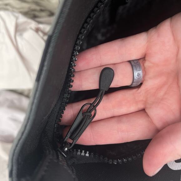 Karl Lagerfeld Tote Bag - Picture 15 of 15